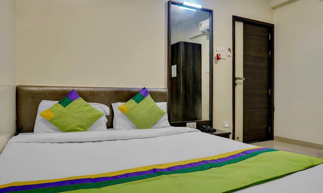 Hotel Treebo Bhagyashree Executive Mundhva Exterior foto
