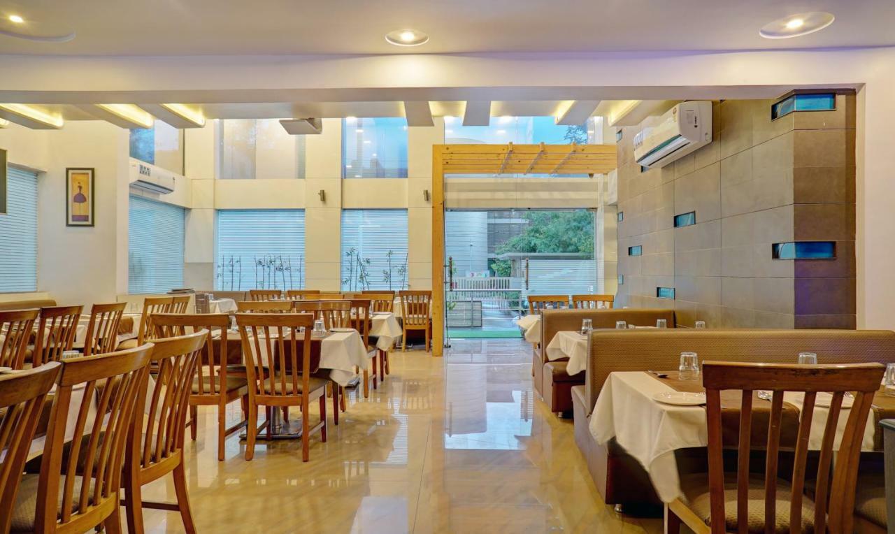 Hotel Treebo Bhagyashree Executive Mundhva Exterior foto