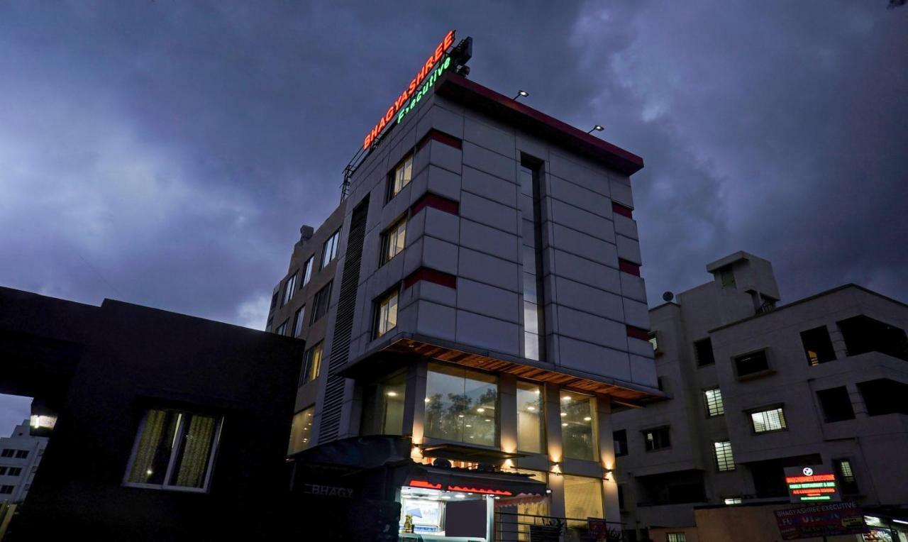 Hotel Treebo Bhagyashree Executive Mundhva Exterior foto